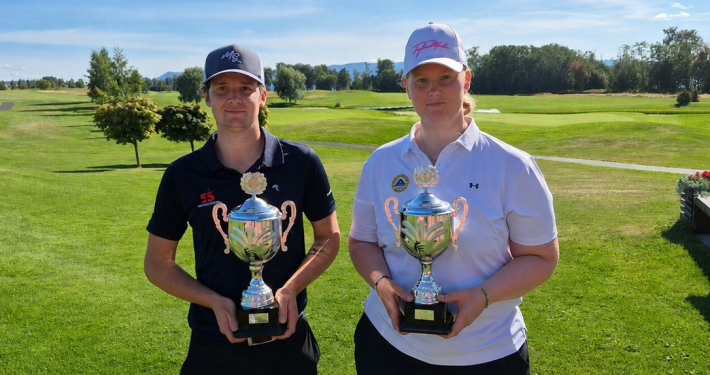 Klubbmestere 2026: Henrik Lunde Røste og Marianna Ulriksen med pokalene