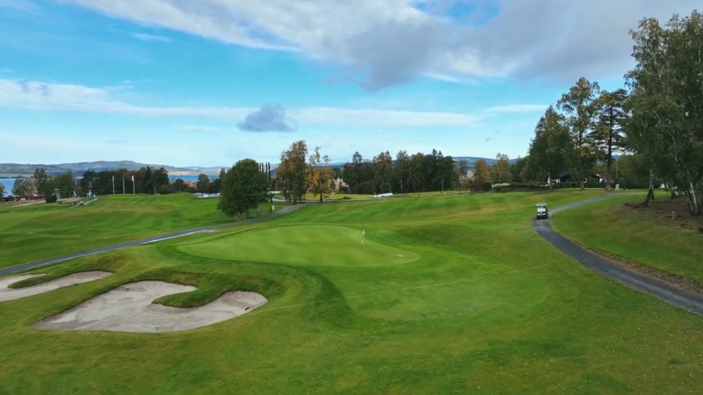 Hull 2 på Atlungstad Golf, sett fra lufta