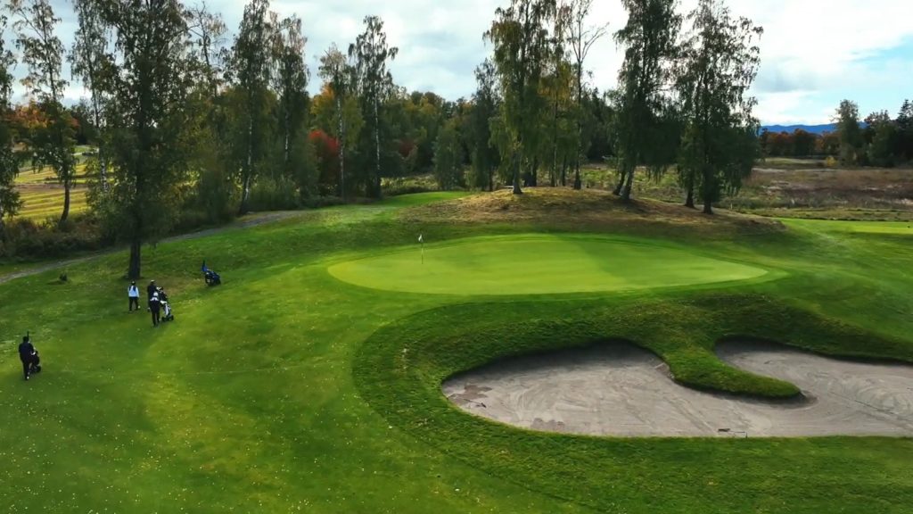 Hull 4 på Atlungstad Golf, sett fra lufta
