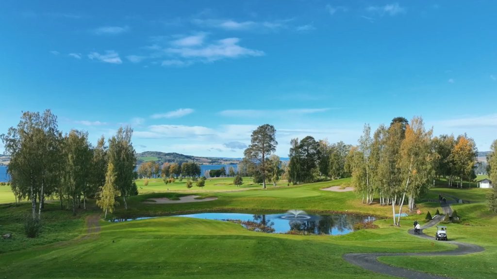 Hull 6 på Atlungstad Golf, sett fra lufta