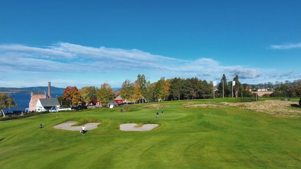 Hull 9 på Atlungstad Golf, sett fra lufta