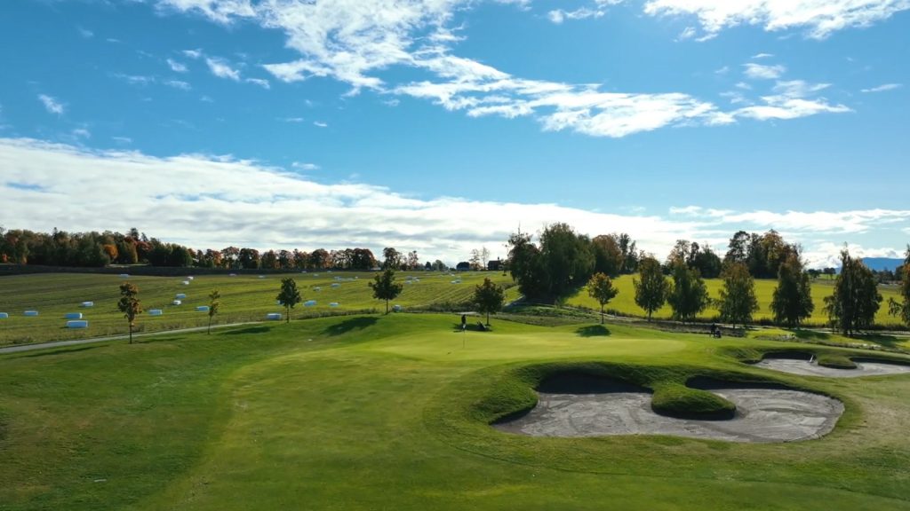 Hull 11 på Atlungstad Golf, sett fra lufta
