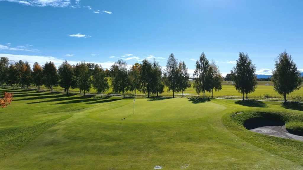 Hull 13 på Atlungstad Golf, sett fra lufta